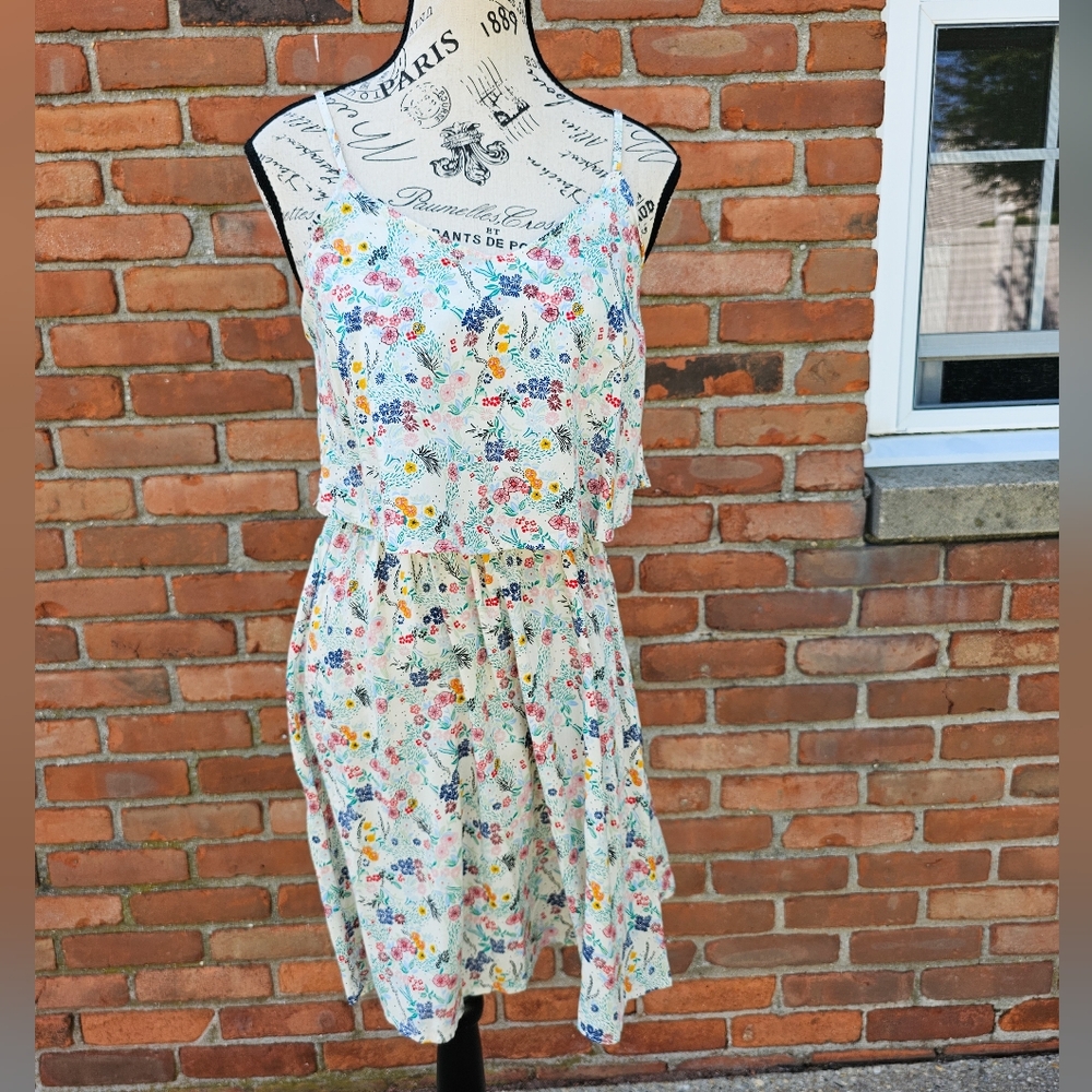 H&M Divided Floral Boho Mini Dress Small Cream Viscose Flounce Summer